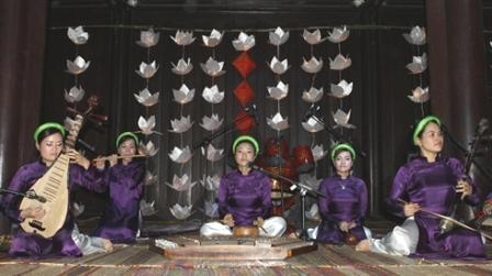Le Festival de Huê propose des fêtes de musique traditionnelle
